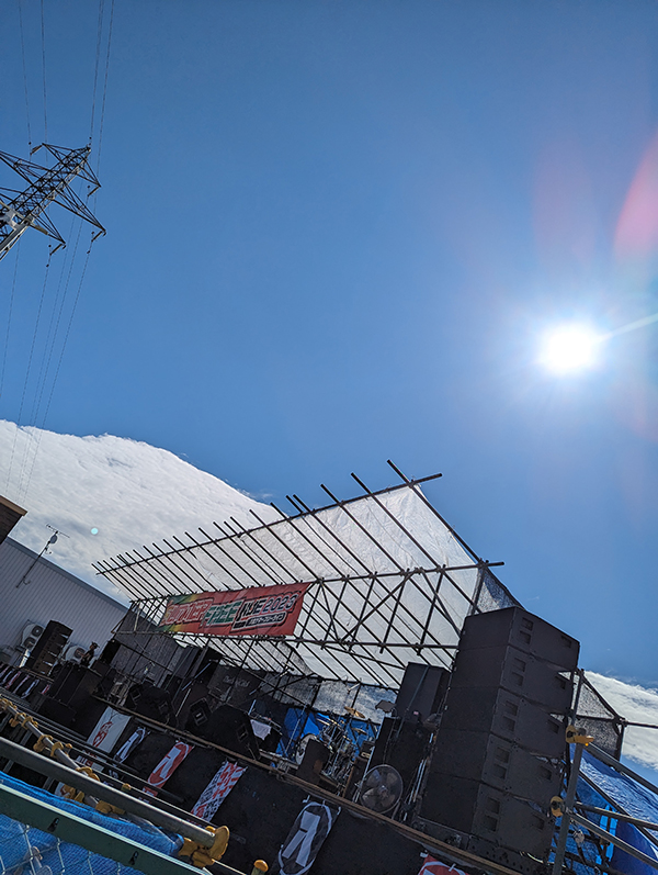 灼熱の太陽と最高の仲間だらけの八食のステージが新しいSHACHIの幕開け