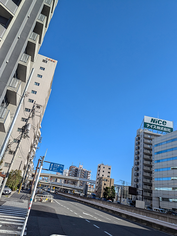 前ノリの沖縄へフライトからの那覇の夜