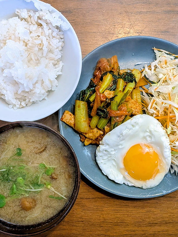 週末にライブを控えたDARUDEMATIANのスタジオと曲作り