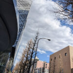 連休中日の高円寺はドラマの影響もあってか人だらけ