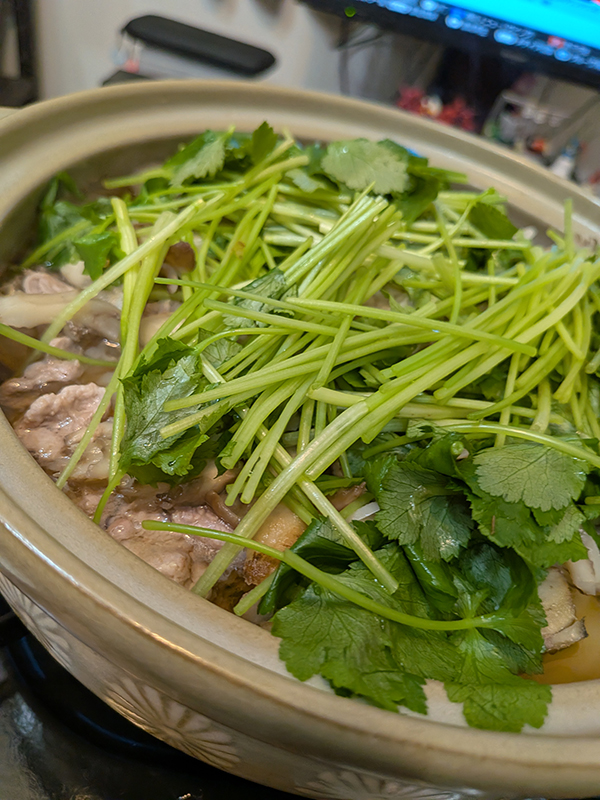 ラストスパートの確定申告と三つ葉鍋